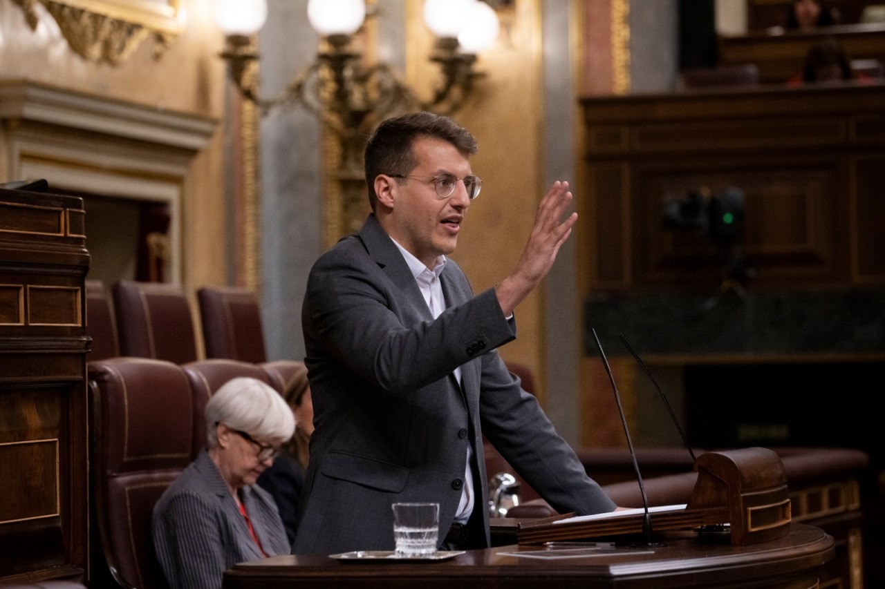 5e1b7ab6-2b85-418e-a0d7-3fa978cf7bad