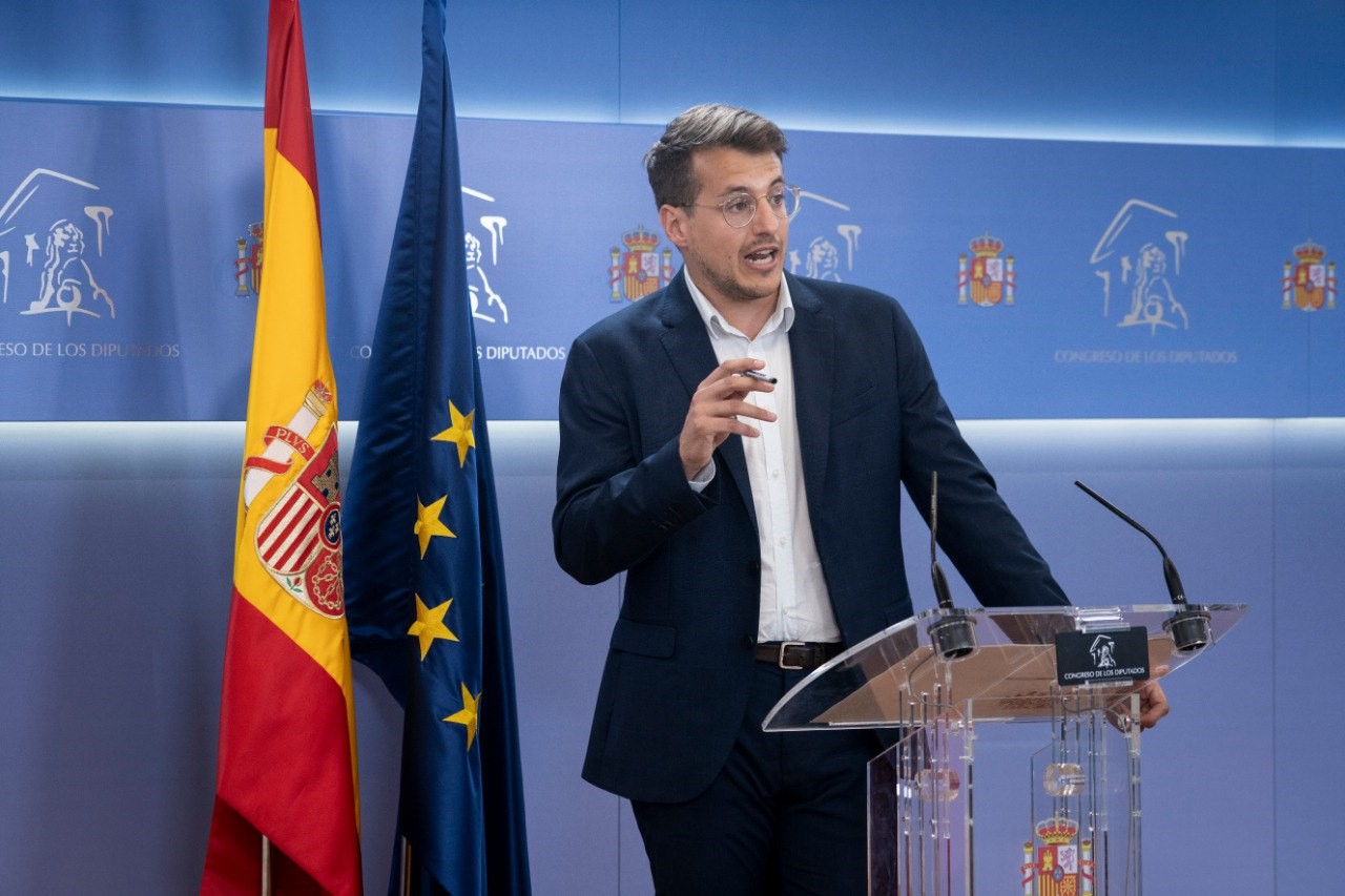 b25834f4-f7ff-4d56-96f9-2b614208abc7